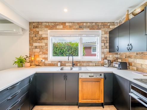 25 Deller Grove, Silverstream