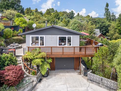 12 Radiata Grove, Brown Owl