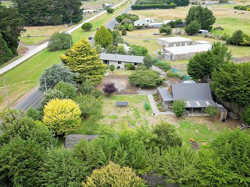310 Scott Street, Tisbury