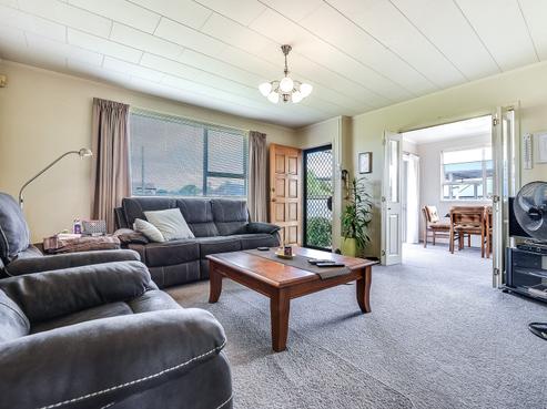 1 Poaka Avenue, Dinsdale