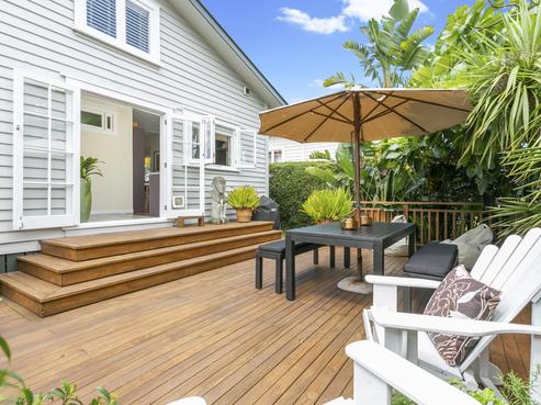 85 Fowlds Avenue, Sandringham