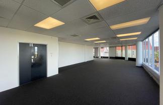 CBRE - 172sqm Sunny Kalmia Street Office