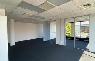 CBRE - 135sqm Sunny Kalmia Street Office