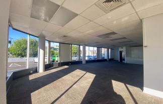 CBRE - Sunny Kalmia Street Office