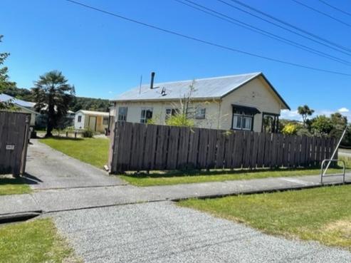 140 Park Street, Hokitika