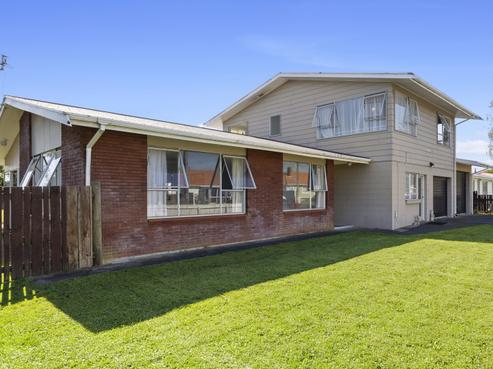16 Strange Street, Waitara