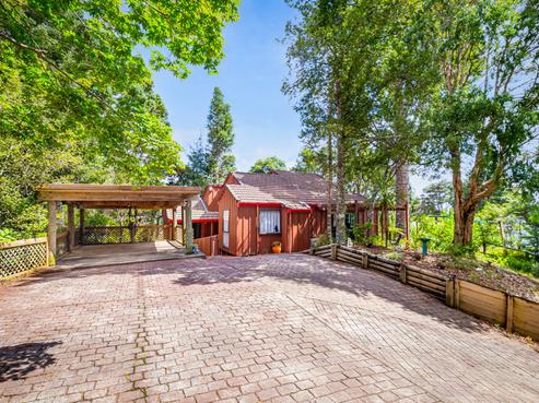 15 Kaurimu Rise, Titirangi