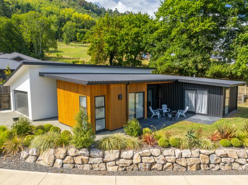 2 Grampian Oaks Lane, Nelson South