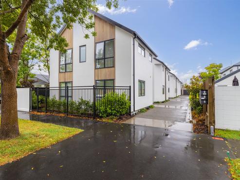 2/60 Bishop Street, Saint Albans