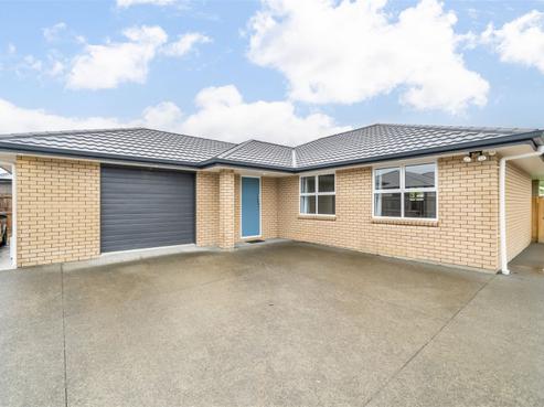 8 Poulson Grove, Trentham