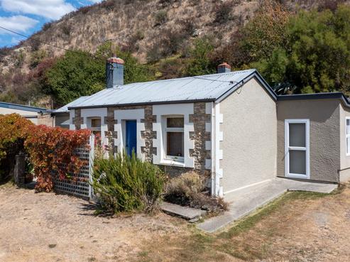 111 Branxholm Street, Roxburgh