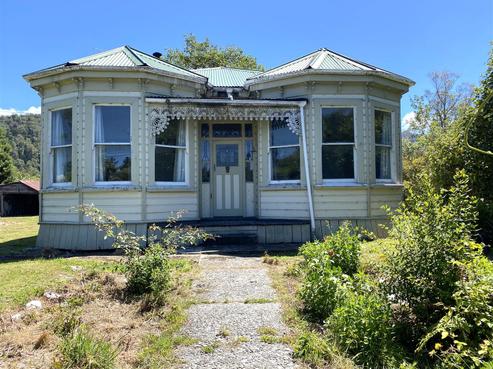 131 Main Road, Blackball