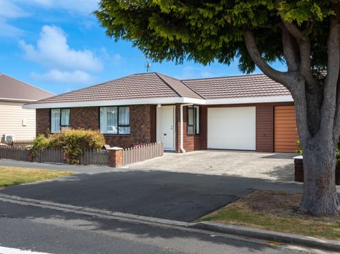 13B Young Street, Saint Kilda