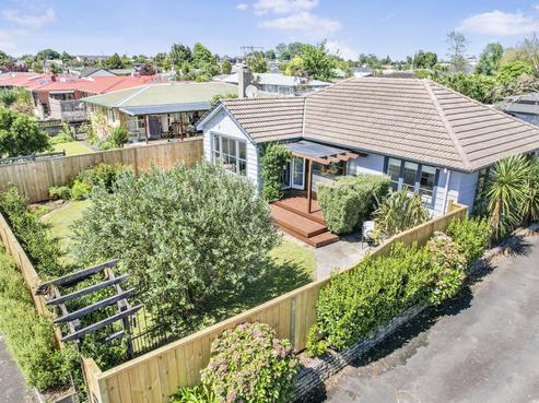 9 Richan Street, Glenview
