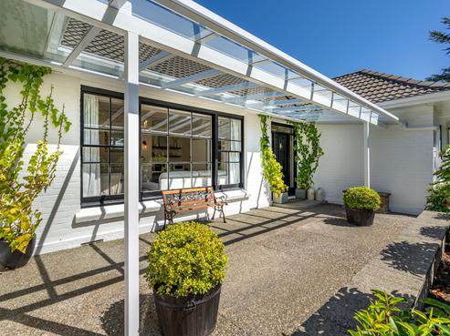 17 Black Road, Otatara