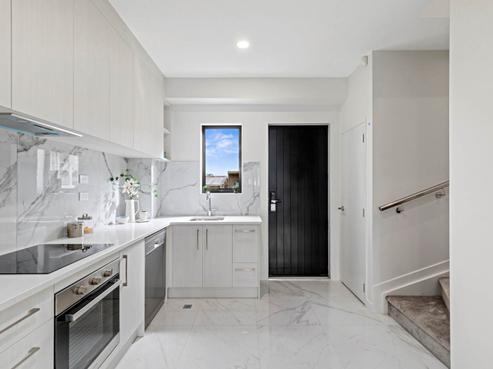 4/3 Beach Road, Te Atatu Peninsula