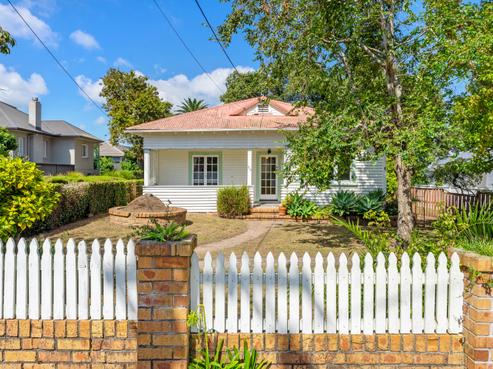 59 Northboro Road, Belmont
