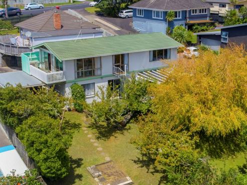 2/442 Beach Road, Murrays Bay