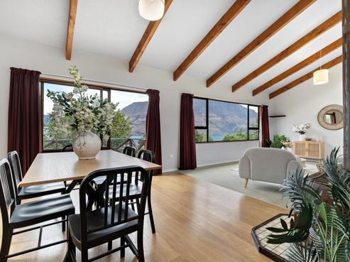 16B Arawata Terrace, Fernhill/Sunshine Bay