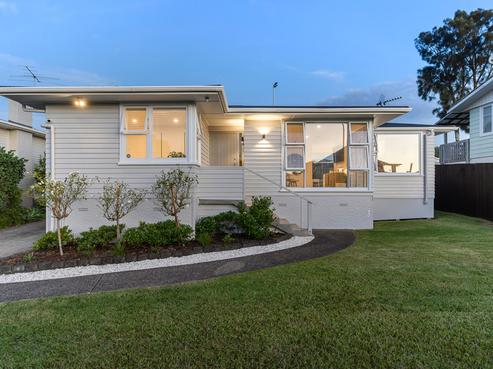 21 Tamariki Avenue, Kelston