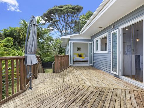 19 Mcentee Road, Waitakere