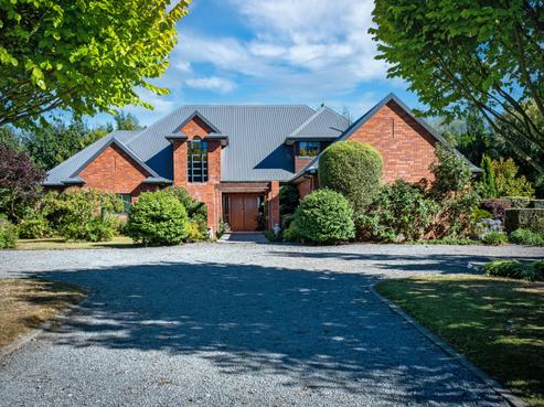 214 Milton Road South, Elgin