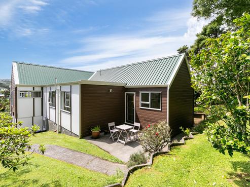 9 Epping Grove, Karori