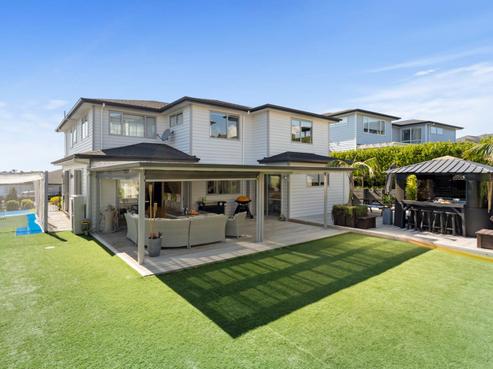 13 Eastview Crescent, Stanmore Bay