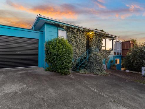 2/38 Aeroview Drive, Beach Haven