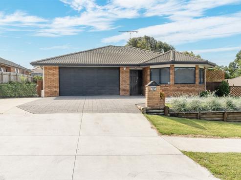 103 Dixon Road, Glenview