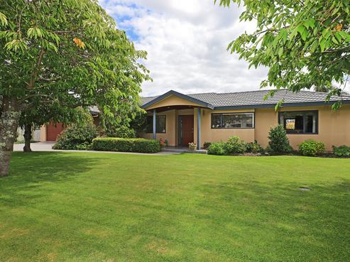 905 Harding Road, Camberley