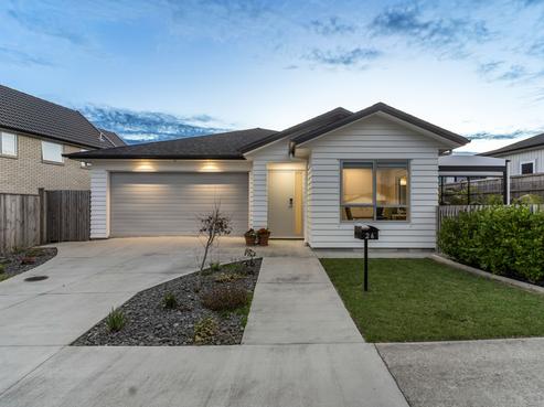 26 Surf View Crescent, Red Beach