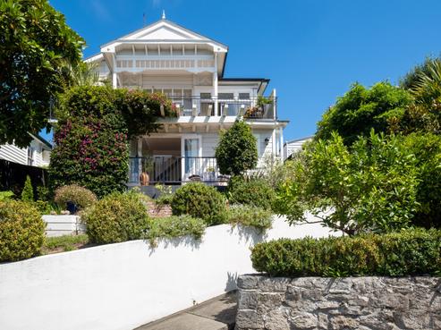 11 Lincoln Road, Napier Hill