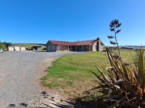 583 Coast Road, Milton