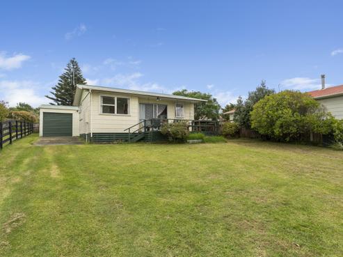 49 Toi Street, Otaki Beach