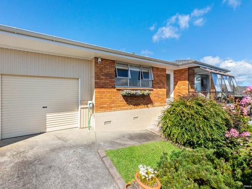 2/2 Routley Drive, Glen Eden