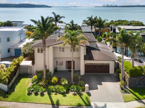 15 Matau Rise, Te Atatu Peninsula