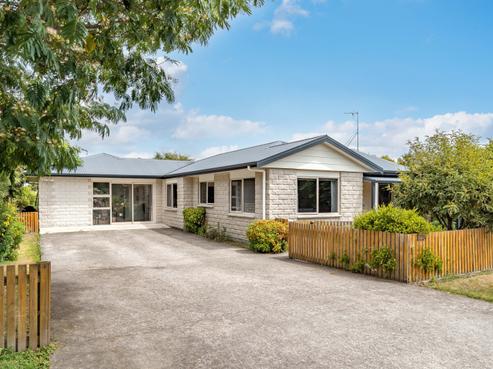 123 Kent Street, Carterton