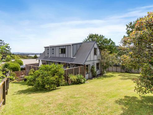 2 Thistledew Place, Bayview
