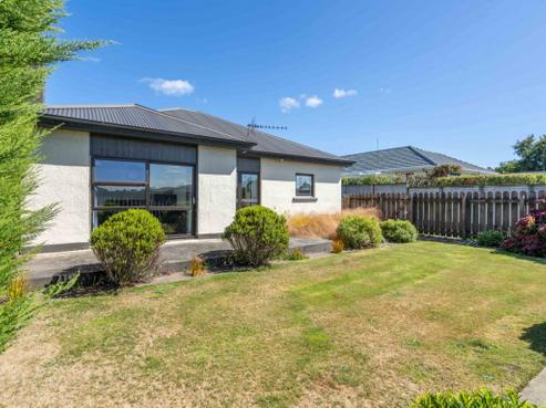 19 Brown Street, Strathern