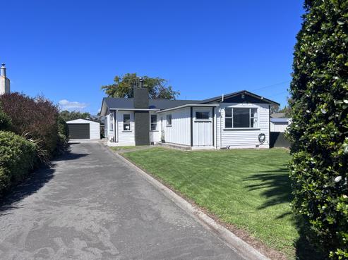 13 Augustus Street, Carterton