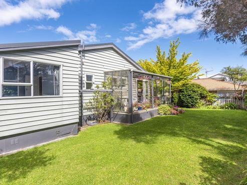 33 Ocean Road, Paraparaumu Beach
