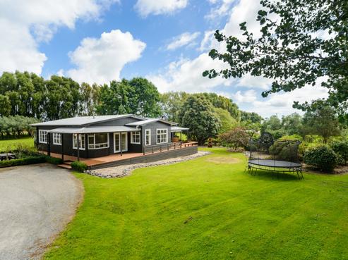 1633 State Highway 3, Feilding