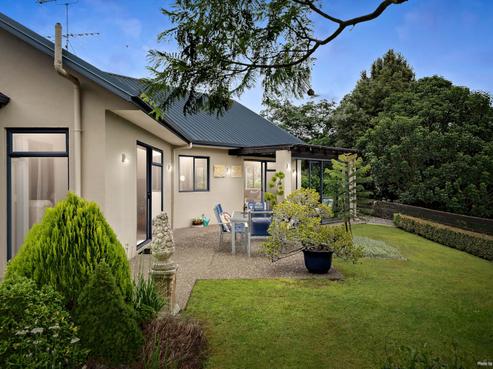 15 Lough Bourne Drive, Pukekohe