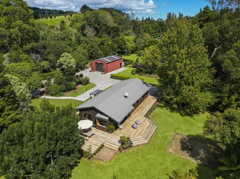 1074 Peak Road, Helensville
