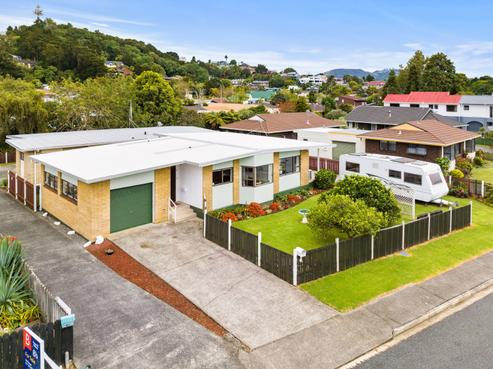 8A Carr Street, Kamo