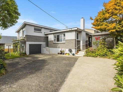 4 Leven Street, Roslyn