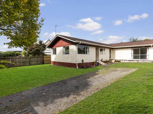 37 Kindergarten Drive, Conifer Grove