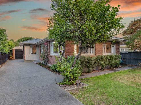 67 Wakefield Avenue, Sumner