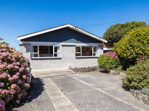 53 English Avenue, Mornington